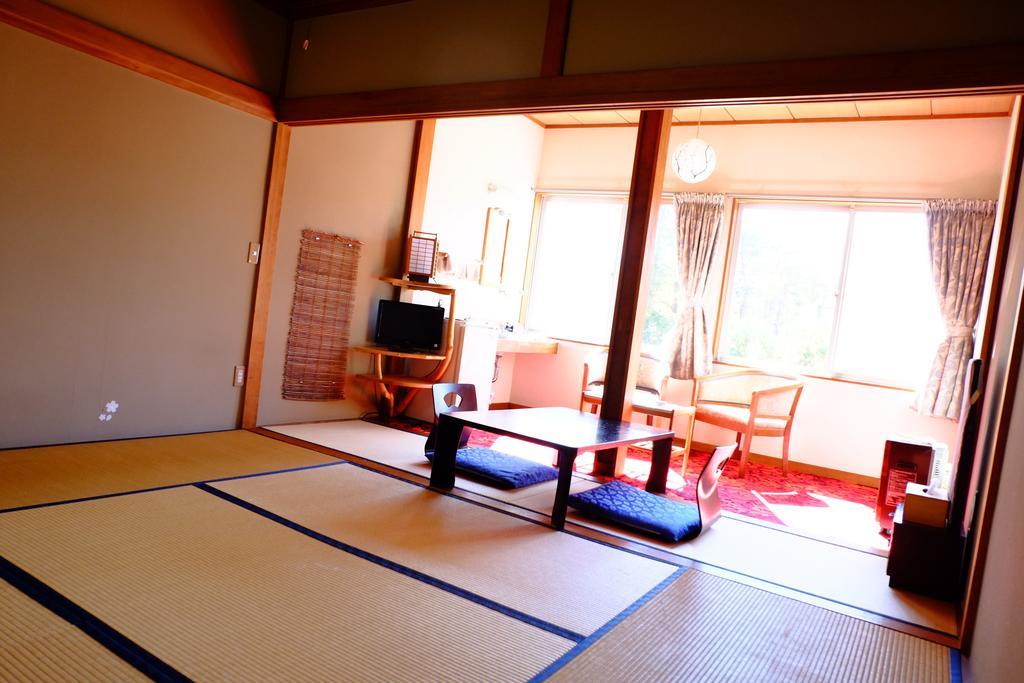 旅館 ふじとみた 忍野村 部屋 写真